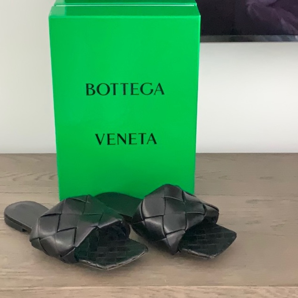 Bottega Veneta Lido Flat Sandal